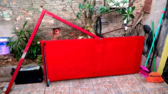 Porta blindada  com motor e Grades de proteção para comércio 