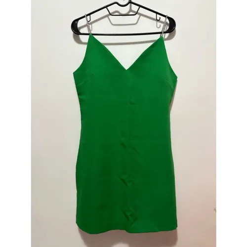 Vestido verde com alças de strass