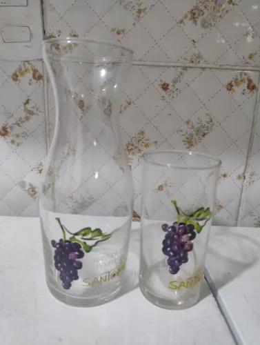 Jarra de vinho e copo santomé 