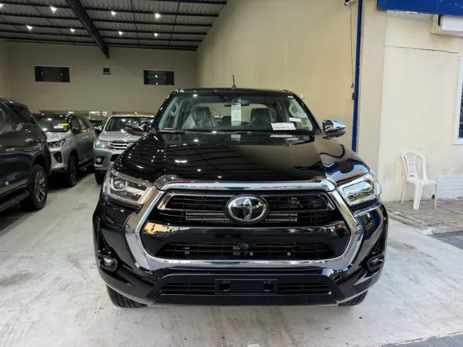Toyota Hilux CD SRX 4X4 2.8 TDI 16V Diesel Aut. 2025