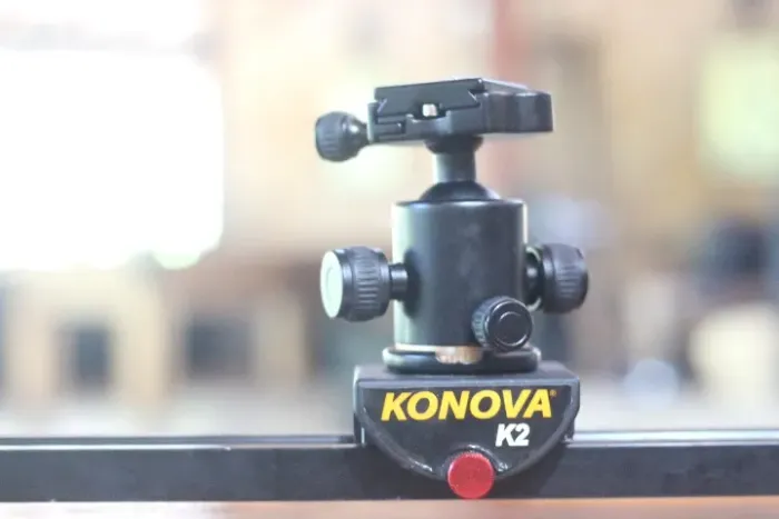 Slider Konova K2 C3-100 com base niveladora
