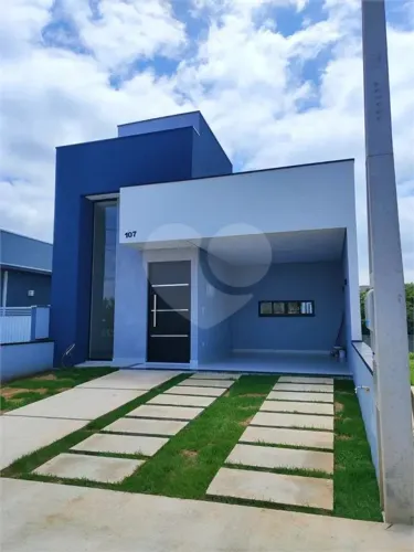 Casa à venda ou para alugar com 3 quartos, sendo 1 suíte, no condomínio Residencial Parque