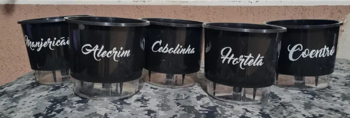 Vaso auto irrigável