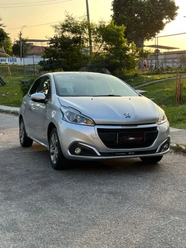 Peugeot 208 2016 1.6 griffe MT+ teto