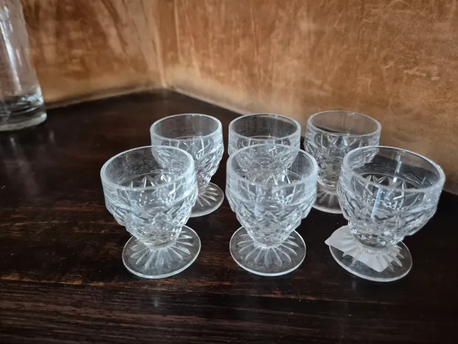 6 Copos de licor ? diamantes 