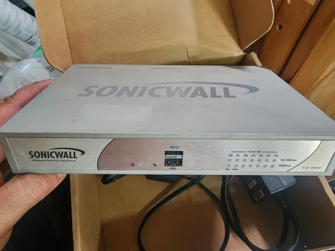 Sonicwall Modelo TZ 215 - Usado
