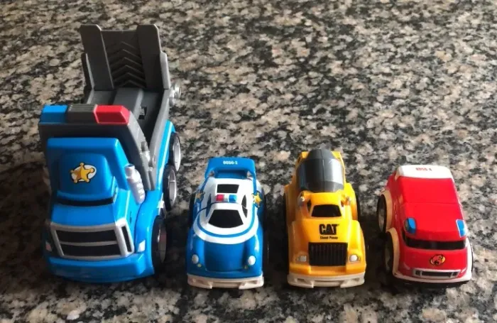 4 Carrinhos para Montar - Mega Blocks