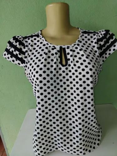 Blusa de bolinhas clássica