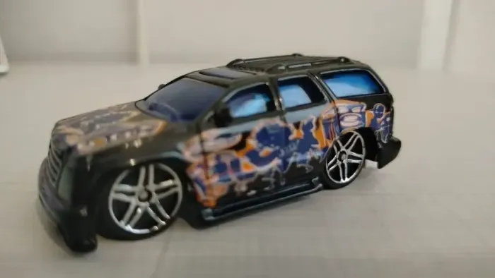 Miniatura Cadillac Escalade Hot Wheels 1/64 Preto