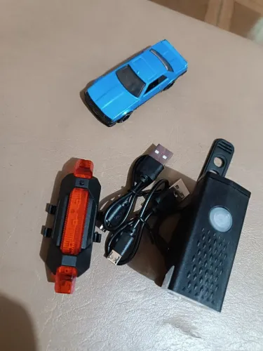 Kit de Iluminação para Bicicleta - Lanterna Traseira e Farol Dianteiro