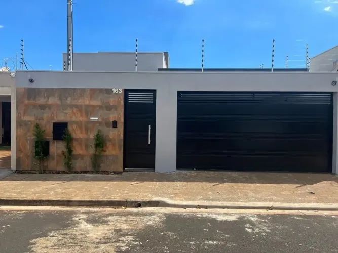 Casa com 3 dormitórios à venda, 180 m² por R$ 700.000 - Parque das Laranjeiras - Uberaba/M