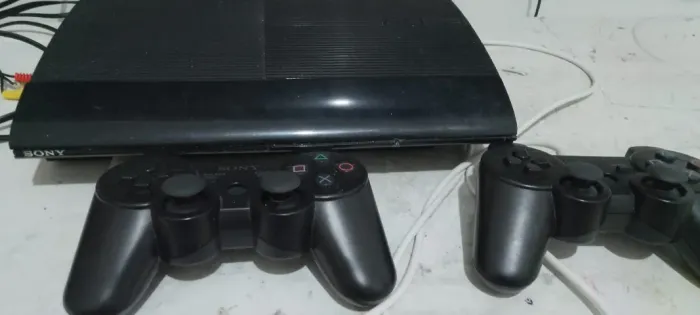PS3 2 controles 3.000 (3 Mil) jogos por hen
