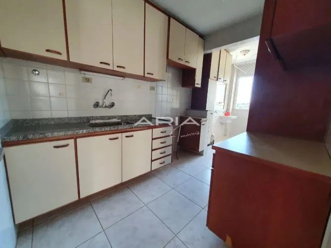 Ed. Amarilis - Centro, Londrina PR. Apartamento à venda com 3 dormitórios e suít