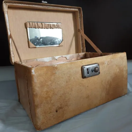 Caixa de joias antiga em couro