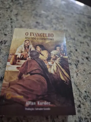 Livro " O evangelho segundo o espiritismo"