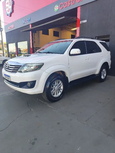 Toyota Hilux SW4 SRV D4-d 4X4 3.0 TDI Dies. AUT 2012