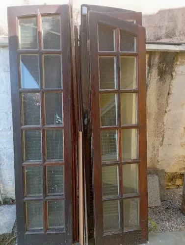 Par de Portas Antigas de Madeira e Vidro 2 metros - Colonial / Demolição