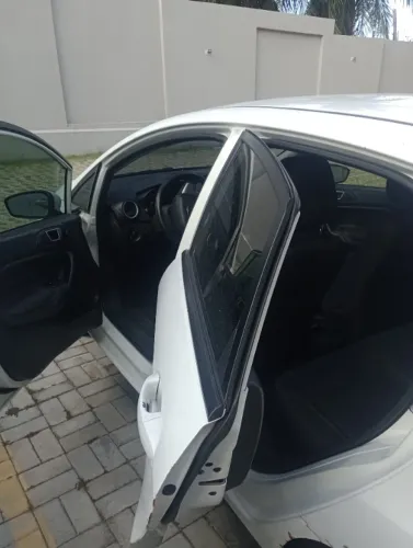 Ford Fiesta Sedan SE 1.6 16V Flex 4P 2014