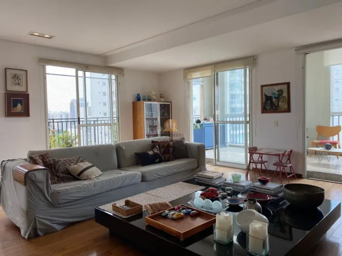 Cobertura à venda em São Paulo SP, Água Branca: 3 suítes, 3 vagas, 290m². Imperdível!