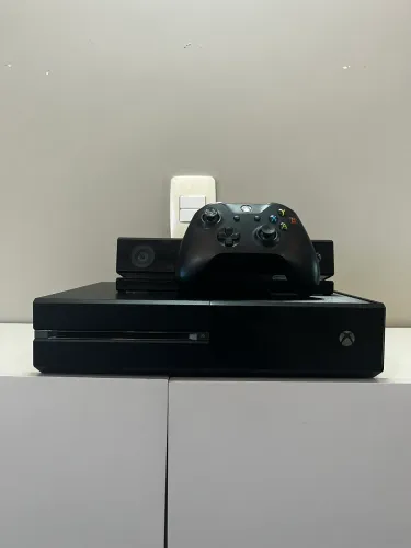 Xbox One 1TB com Controle e Kinect - Videogame novo