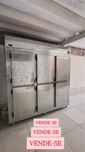 VENDE-SE FREEZER CÂMERA FRIA