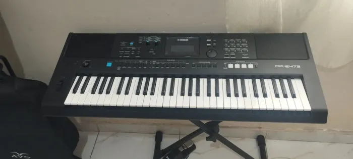 Teclado Yamaha PSR-e473 - Usado 1 única vez