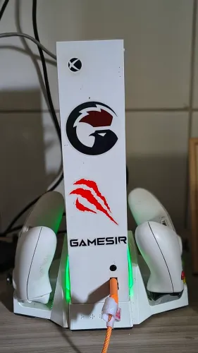 Xbox série s com 3 controles e acessórios 