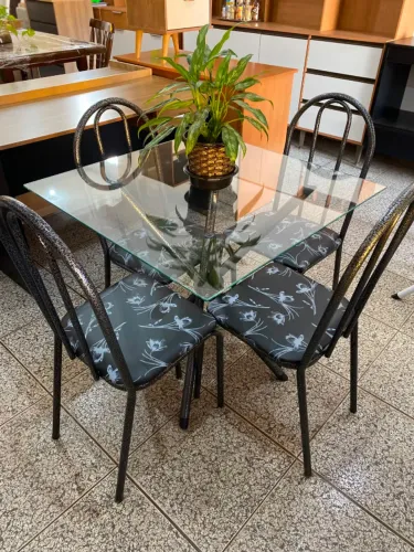 Jogo de Mesa de Cozinha com 4 Cadeiras Nova, Entrego