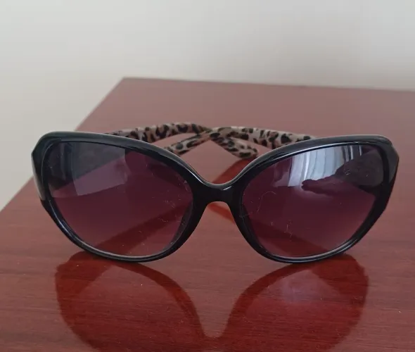 Óculos de sol feminino GUESS 
