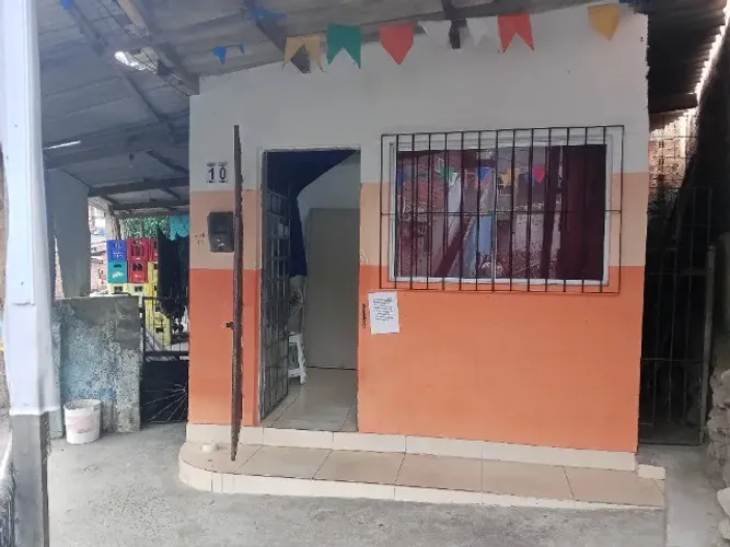 Ponto comercial, 4*5mts, com banheiro, pia, área coberta na frente., grota do moreira,