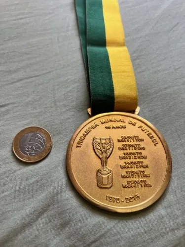 medalha cbf raridade 45 anos do TRI + medalha olimpiadas