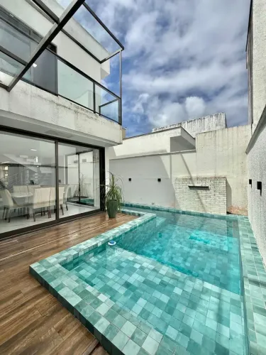 Vendo Excelente Casa Duplex de 3 suítes no Jardim América