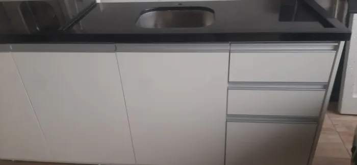 Balcão de mdf com pia de granito verde Ubatuba com espaço para cooktop valor 2.450,00
