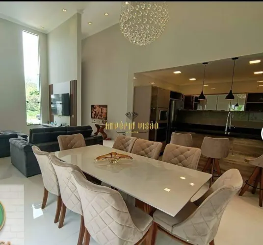 Casa de Alto Padrão à venda com 3 Suítes, sendo 1 Master e Piscina no Condomínio Reserva I