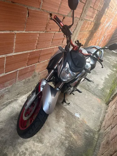 Twister 2021 cinza 