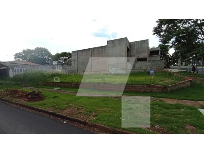 Terreno a venda no bairro Parque Palmeiras - Maringá/PR