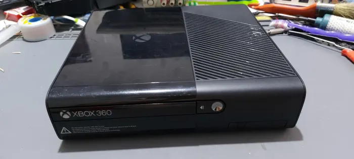 Xbox 360 Super Slim desbloqueado RGH3 e LTU funcionando 100%
