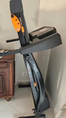 Esteira ErgoFit Mega 2.1 - Dobrável - Ótimo Estado! (Economize R$ 950)