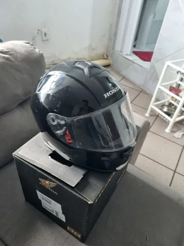 Vendo 3 Capacetes
