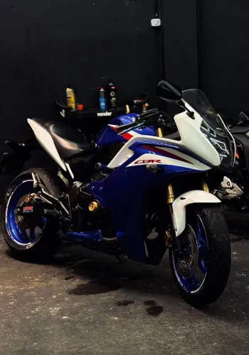 CBR 600F Hornet carenada