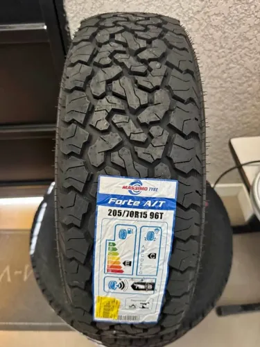 Pneu 205/70r15 AT borrachudo misto