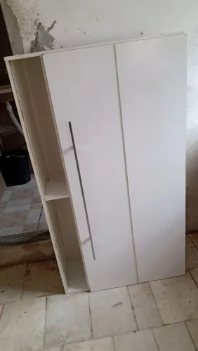 Vende-se armário semi novo