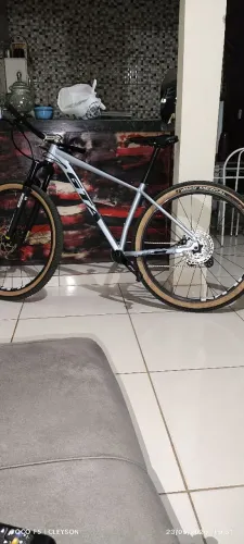 Bike GTA boost tamanho 17 