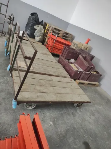 Carrinho plataforma usado 4 rodas
