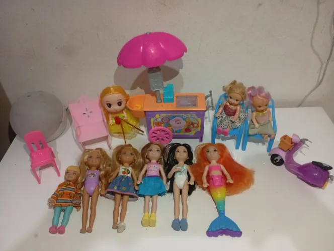 Lote de bonecas Chelsea Barbie 