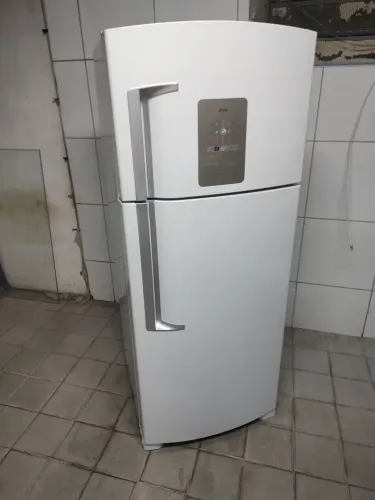 Geladeira Brastemp frost free gelando perfeitamente bem conservada faço entrega 