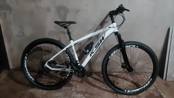 Bicicleta aro 29 freio a oleo NOVA SEM USO