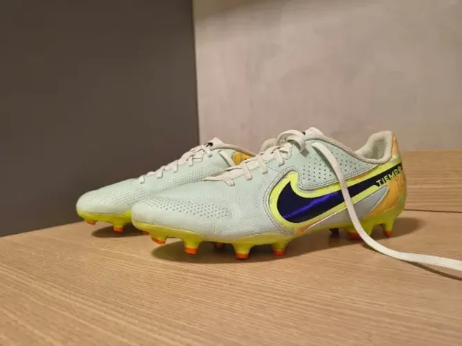 Chuteira de campo Nike tiempo 9 academy