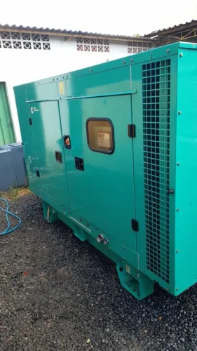 Gerador CUMMINS 55/50 kVA (55kVA/50kVA)