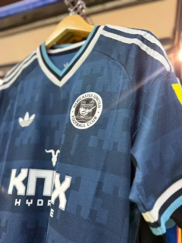 Camisa New castle .n3 temp 26/27. Modelo jogador